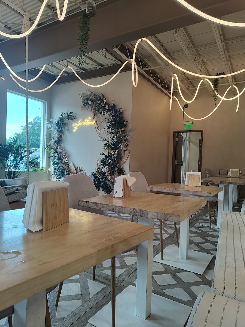 Cafe Blanc photo 2
