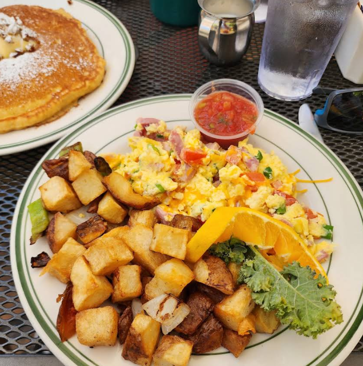 Del Monte Cafe photo 4