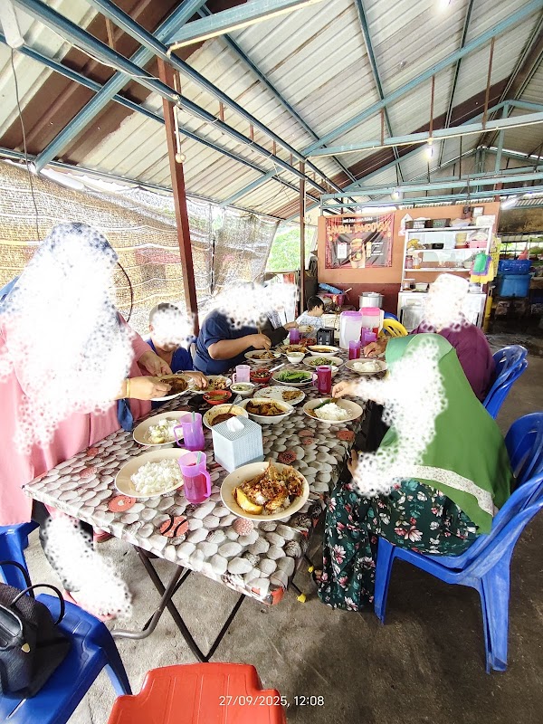 Kedai Makan Nur Iman Asam Pedas - Photo 1