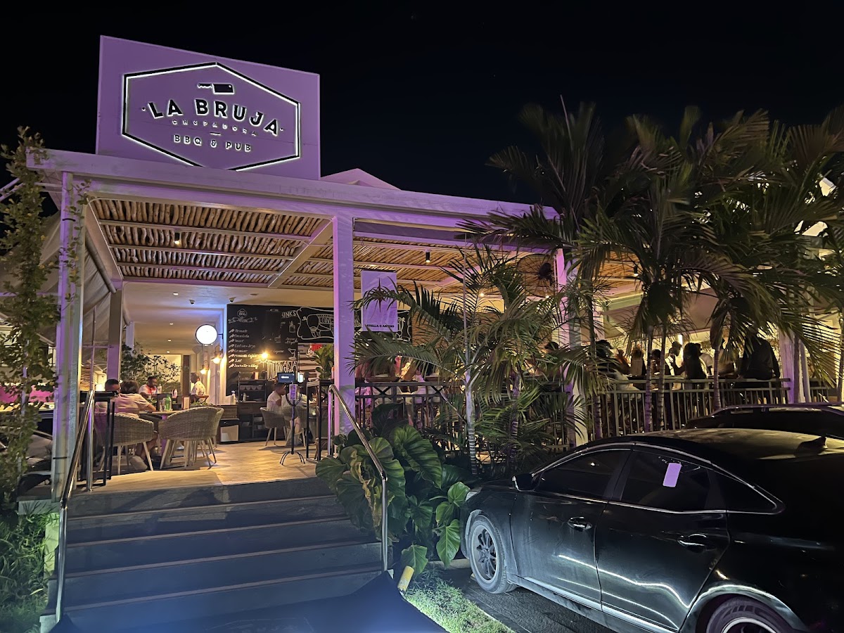 La Bruja Chupadora BBQ & Pub in punta-cana