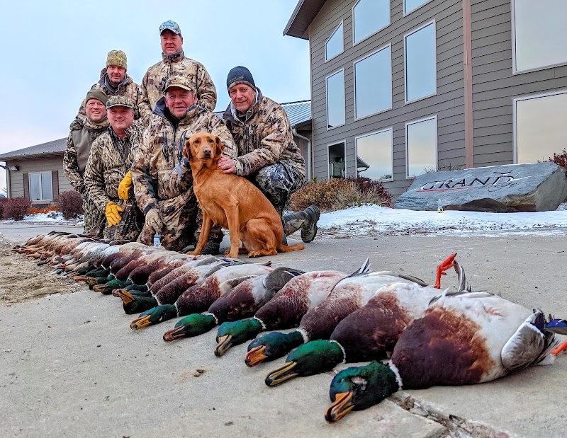 MaXXed Out Guides Lodge - Photo 3