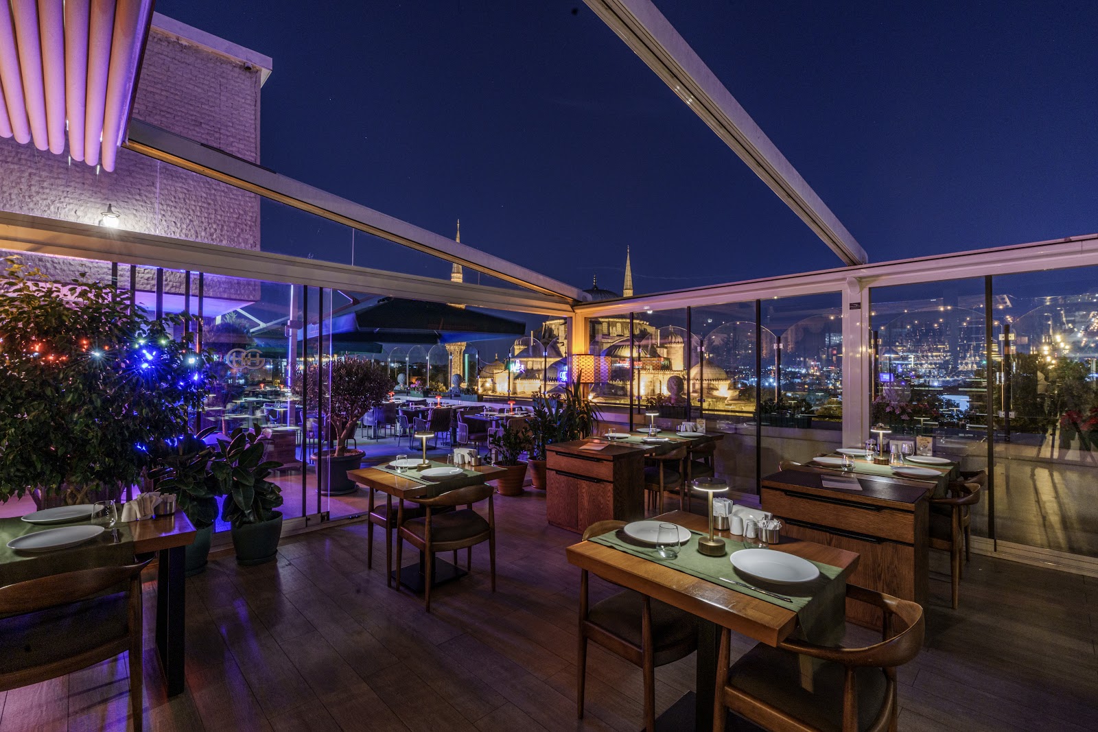 Roof Panorama İstanbul mekanı