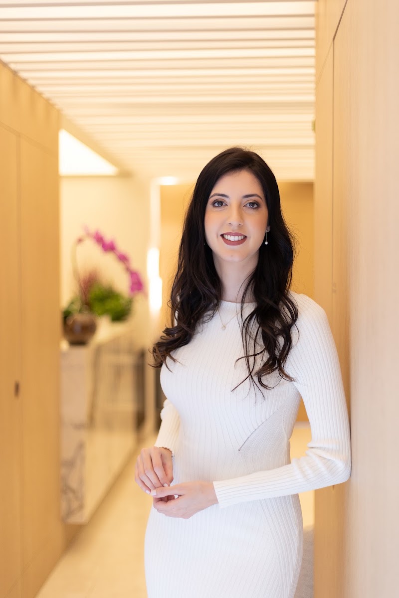 Dra Mônica Freitas | Dermatologista e Tricologista | Bela Vista e Paraíso