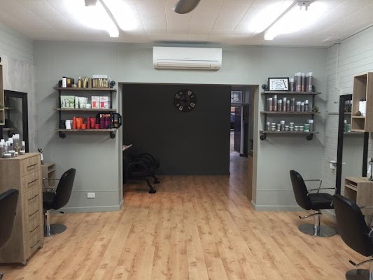 Mat's Hair Factory photo 2