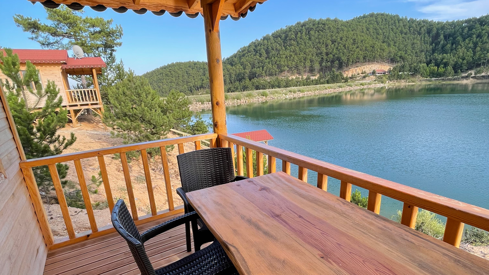 Tahtalı Göl Evleri & Restoran mekanı