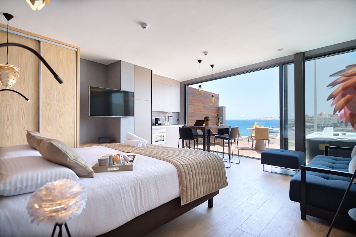 LaMarine Beach Apartments — 3