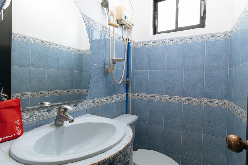 RedDoorz Plus @ Villa Gloria Taguig