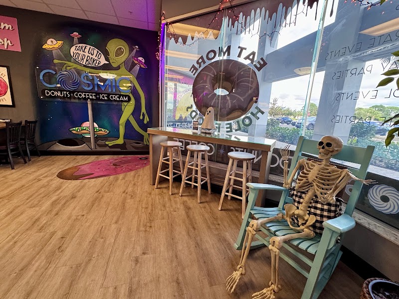 Cosmic Donuts Bakery & Cafe photo 4