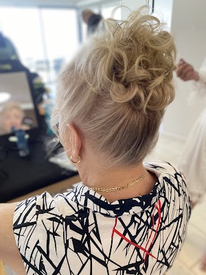 Kerrie Mace Mobile Hairdresser