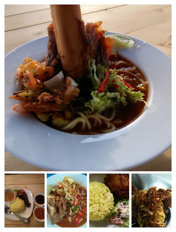 Warong Che Yah Mee Rebus Tulang - Photo 1