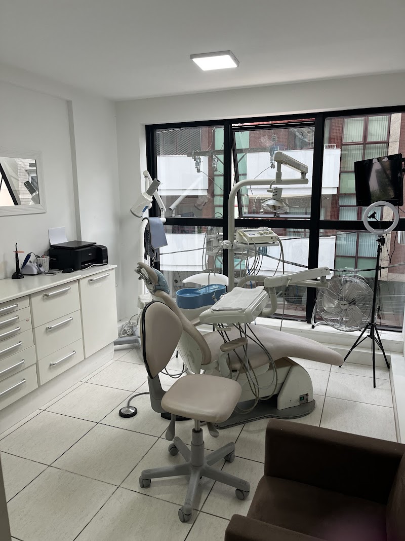 Dra. Ana Paula - Odontologia - foto 2