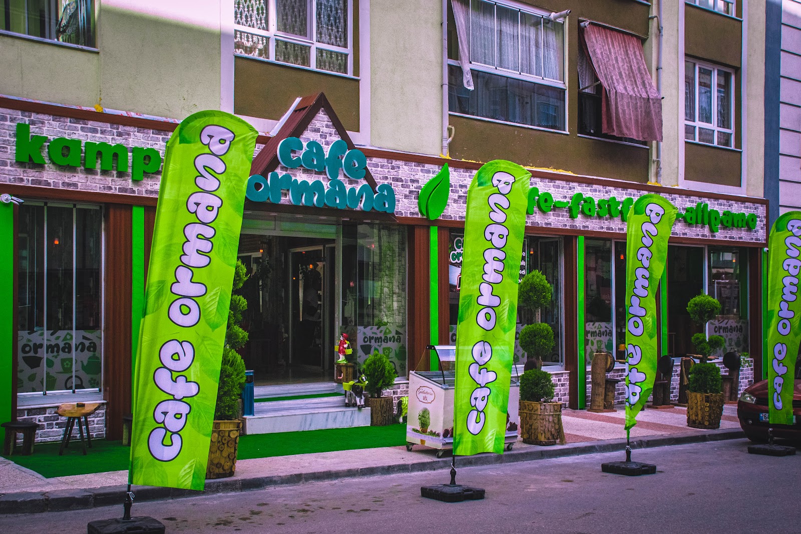 Cafe Ormana mekanı