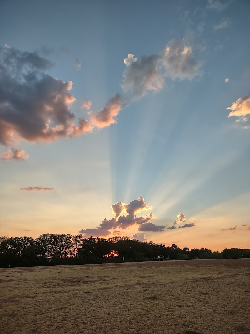Veterans Park Disc Golf Course photo 1