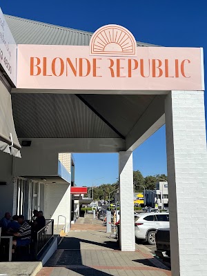 Blonde Republic photo 2