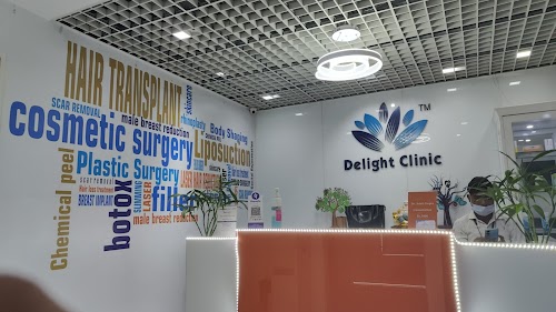 Delight Clinic | Best Hair Transplant Surgeon in Gurgaon, Laser Hair Removal/PRP for Hair Loss/Fue Clinic/Hair Fall Treatment logo