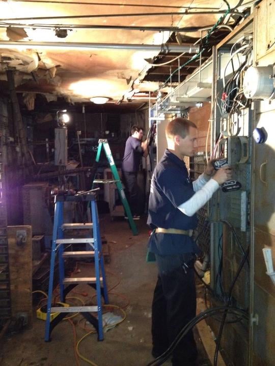 United Plumbing Heating Air & Electric - Electrician in Los Angeles