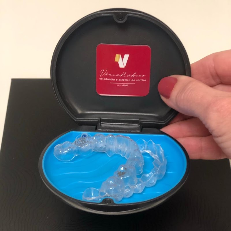 Especialista em Invisalign e Ortodontia - Dra. Vânia Nabuco - foto 2