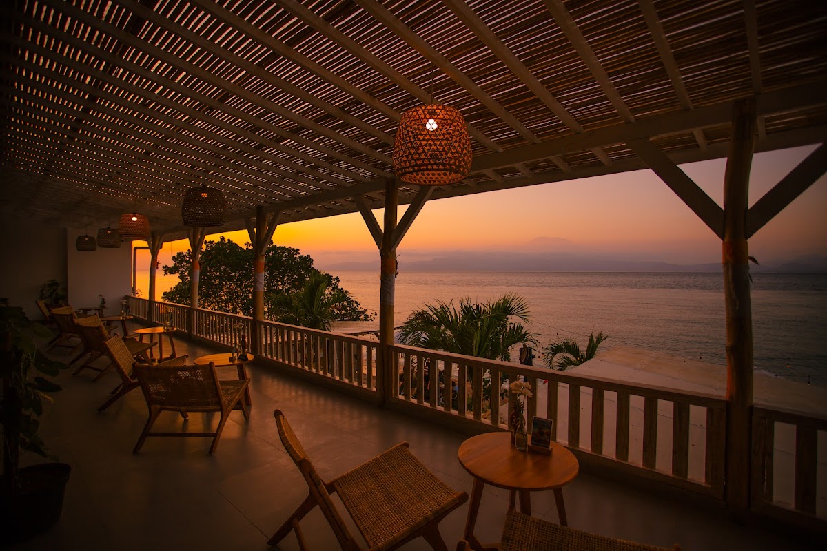 PENIDA COLADA Beachfront Restaurant and Bar
