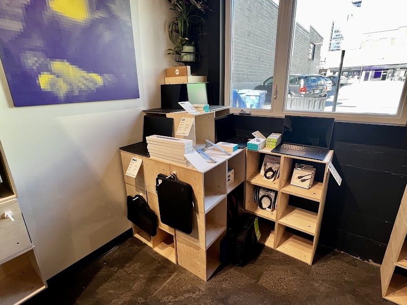 Plan B Solutions Technologiques | Pixel Espace Vidéoludique photo 2