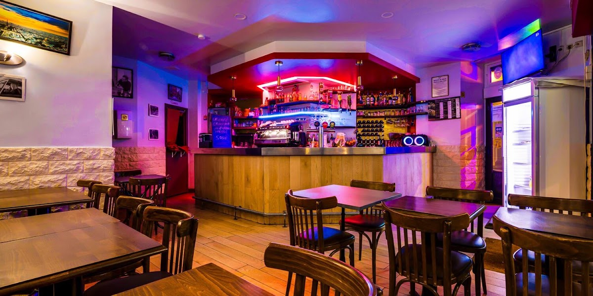 Royal Bar Des Amis, vue extérieure