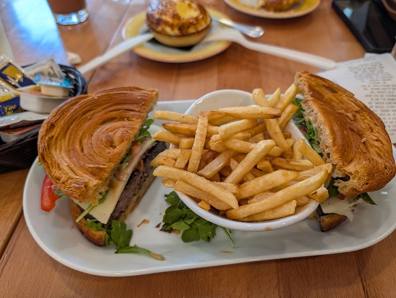 Bonjour French Bakery & Cafe - Pembroke Pines photo 3