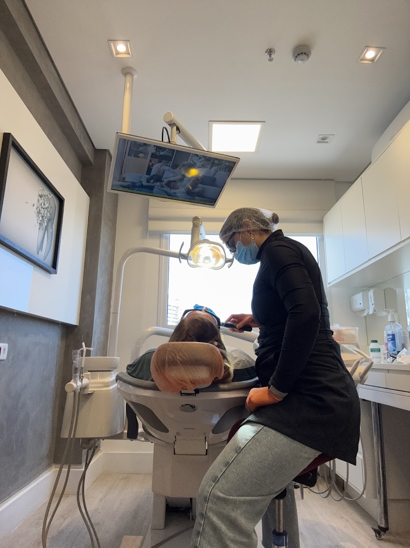 Dra Angélica Almeida Barbosa - foto 3