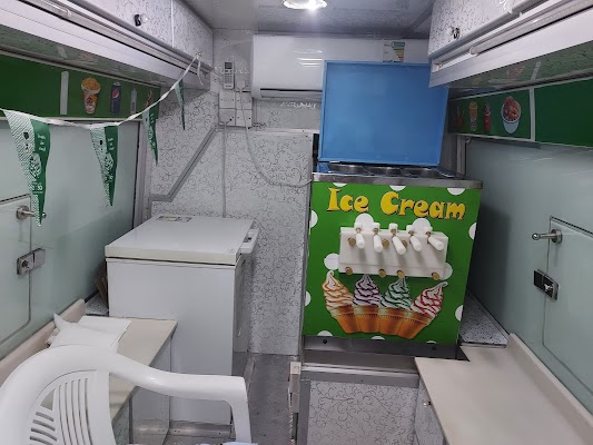 آيس كريم علي (الفارس سابقاً)