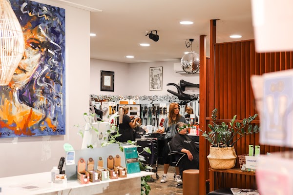 Cut Loose Hair Design photo 3