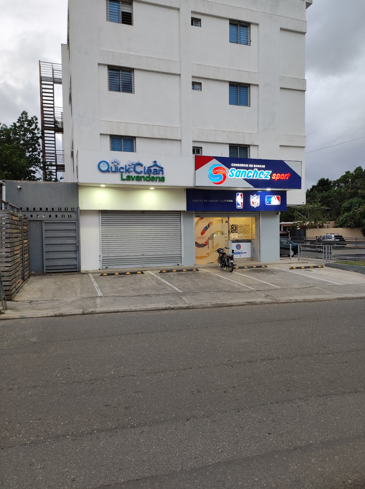 Quick Clean Lavanderia - Imagen 2