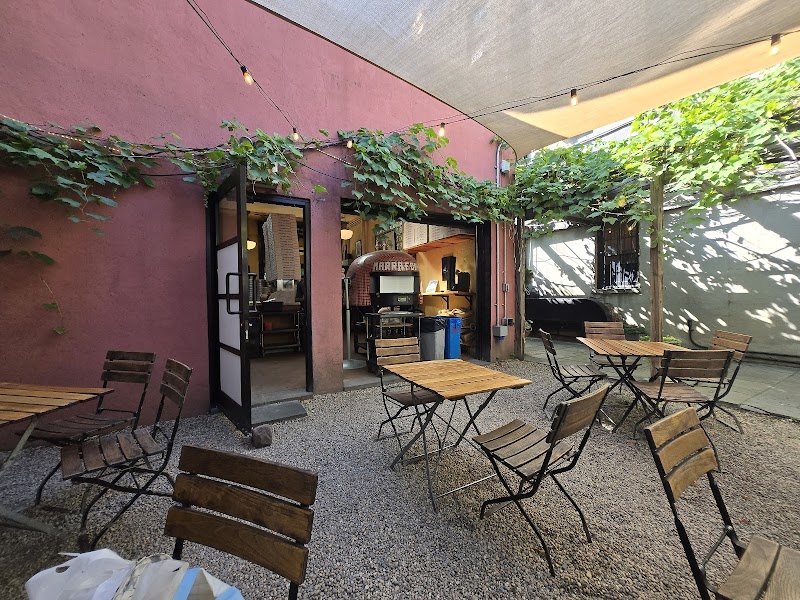 F&F Pizzeria photo 6