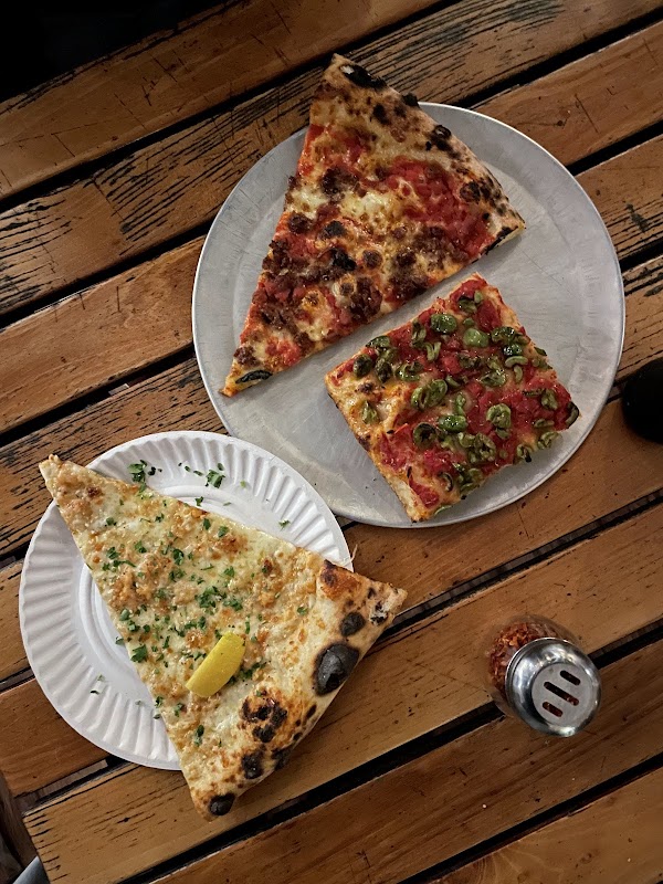 F&F Pizzeria photo 2