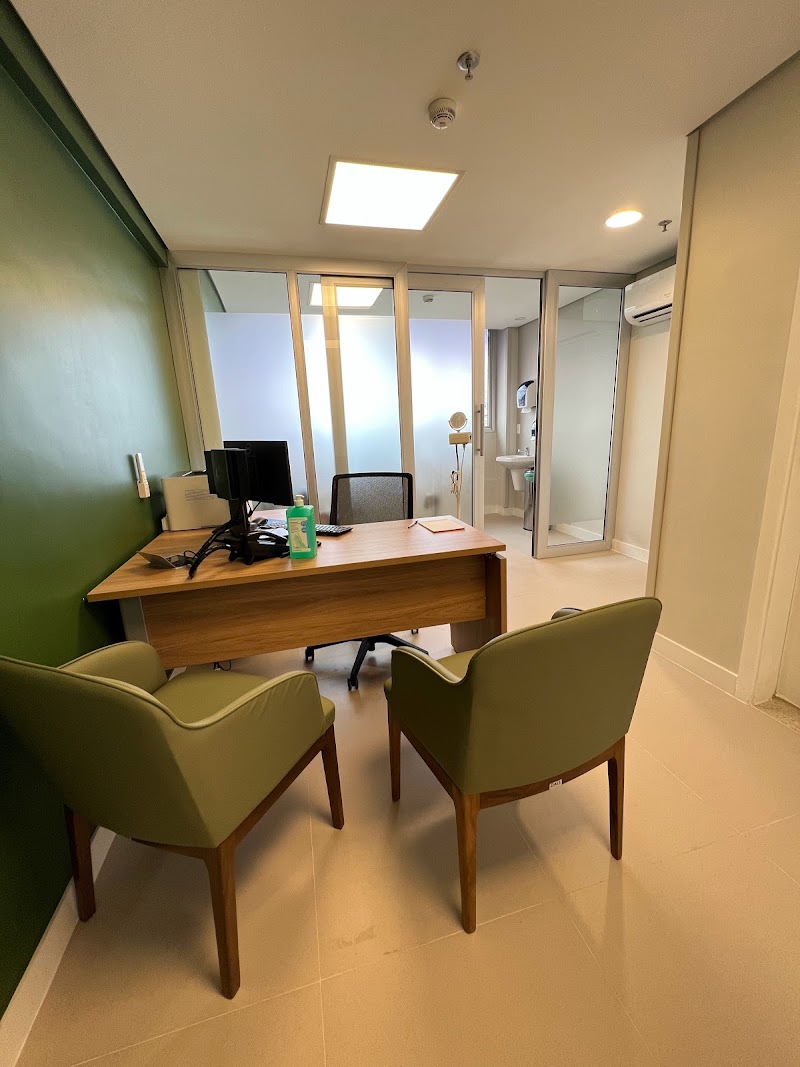 Dr. Rafael Meira Pimentel - Bucomaxilo Adulto E Pediátrico / Clínica da Dor / DTM / Estomatologia / Ortognática - foto 2