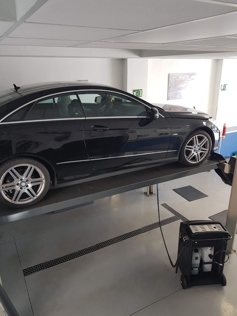 Autoreparaciones Domínguez photo 5