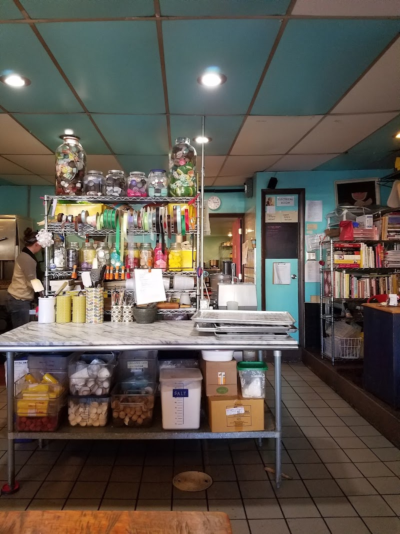 Lagusta's Luscious photo 4