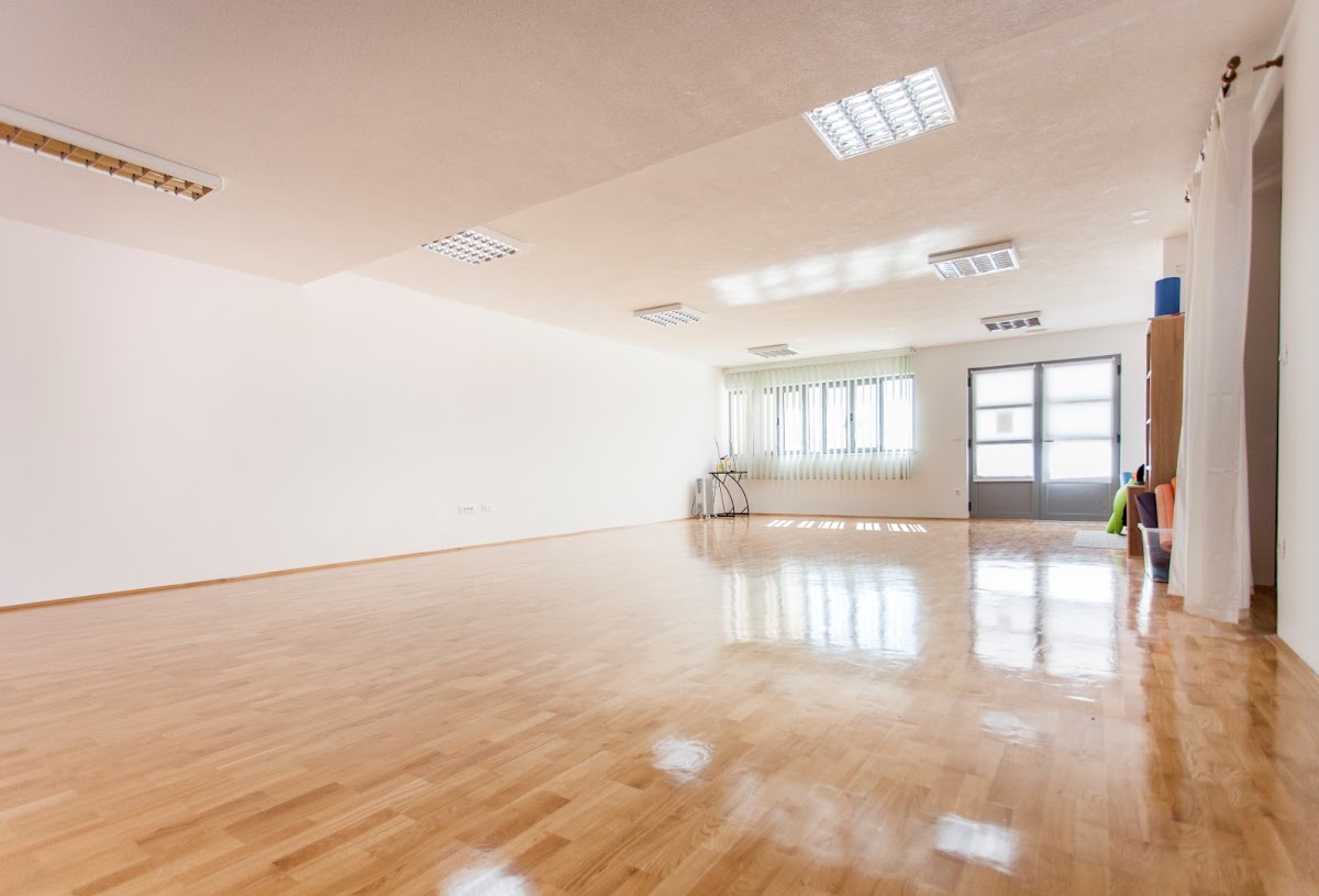 Ananda Yoga Studio Split