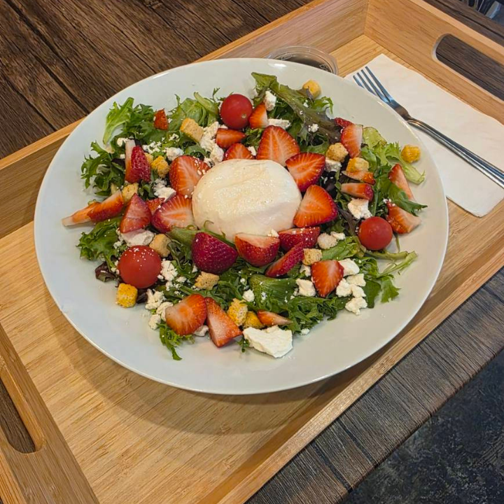 Leaf & Cloud Matcha Cafe - Photo 3