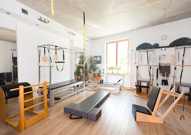 Move. Personal training studio