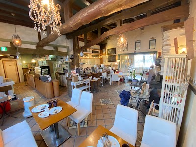 Tarte Cafe タルトカフェ “天然酵母ピザ＆自家製タルト専門店”