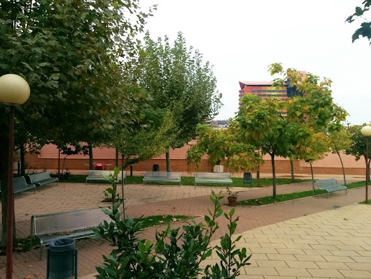 Residencia Residencia La Guindalera — C. del Pintor Moreno Carbonero, 15, Salamanca, 28028 Madrid, España