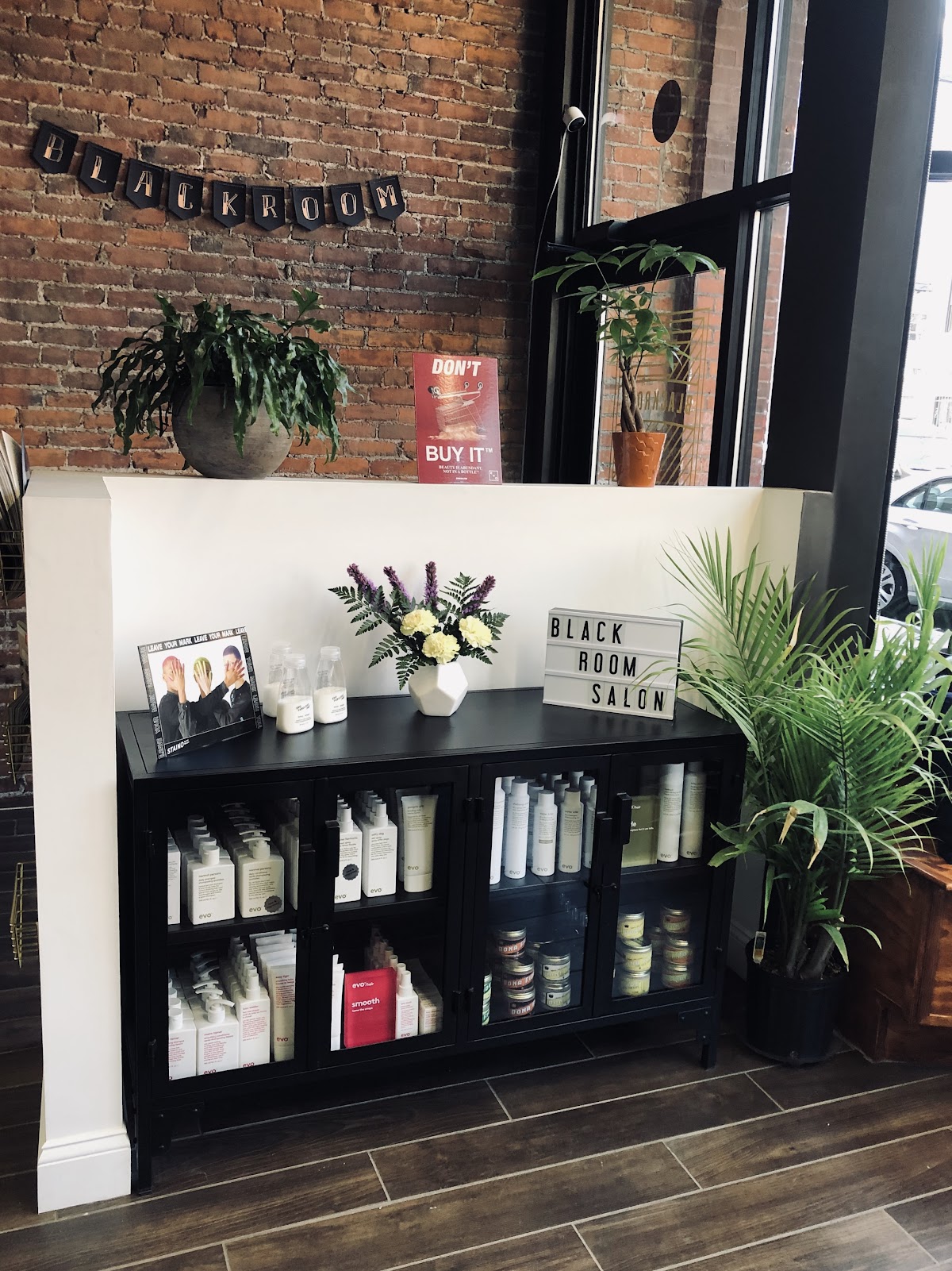 Blackroom Salon: Google Places image 4