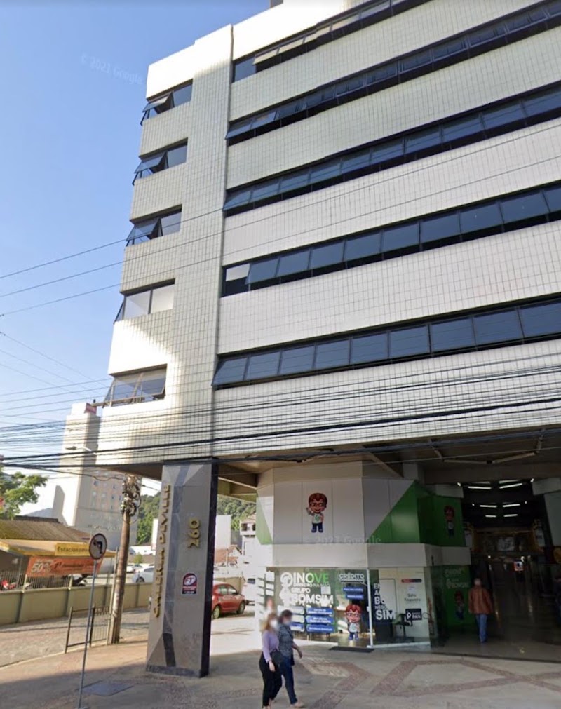 Foto de Lucia Romanó | Dermatologista | Doenças de pele | Psoríase | Avaliação de sinais | Câncer de pele | Joinville