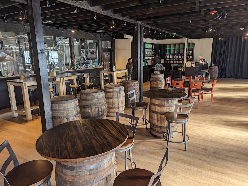 Intimate setting suitable for small business gatherings