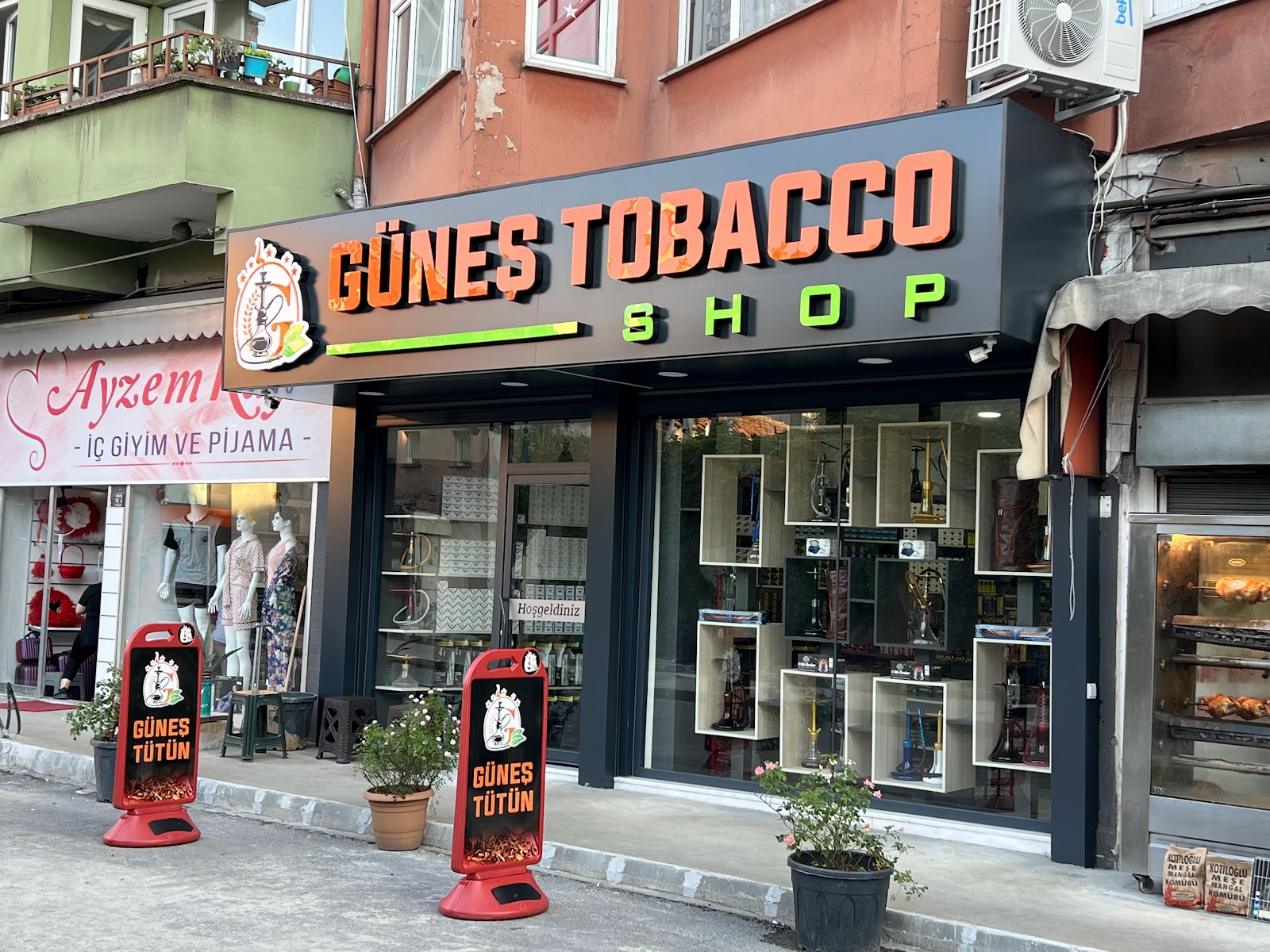 GÜNEŞ TOBACCO SHOP mekanı