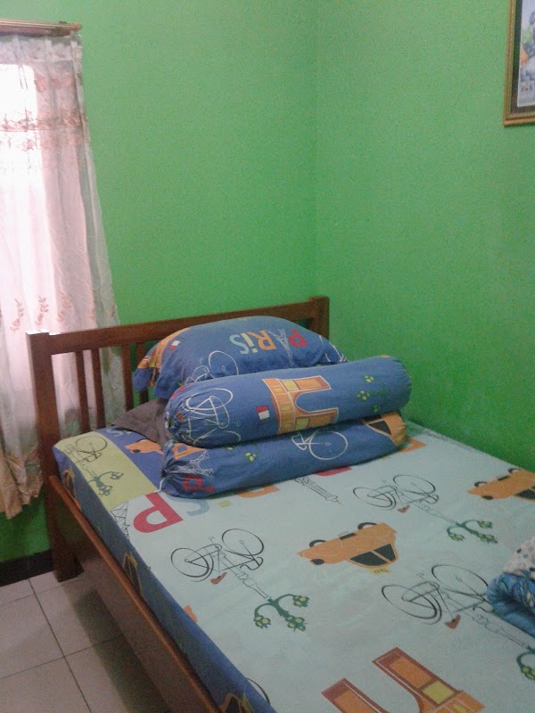 Kost Putri Muslimah SMK TELKOM Sawojajar