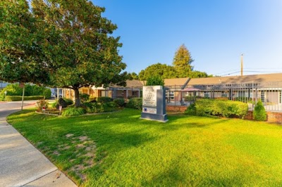 Silver Oaks Memory Care facility photo