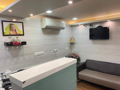 Dr Meenakshi Bansal Clinic | Gynecologist, Obstetrician, and Laparoscopic/Endoscopic Surgeon | Paschim Vihar, Delhi - Image 3