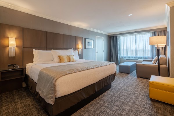 Photo by Cottonwood Airport & Expo Hotel Louisville