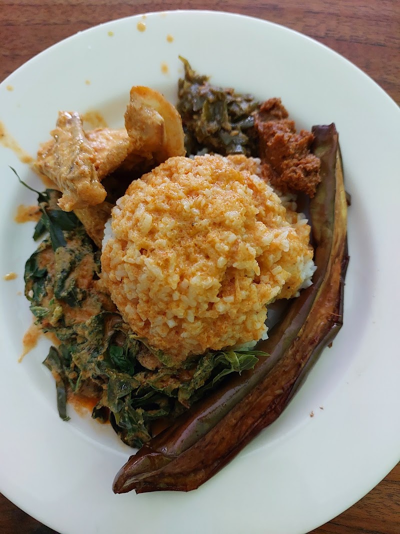 Nasi Padang Muslim Restro N Kelapa Muda photo 4