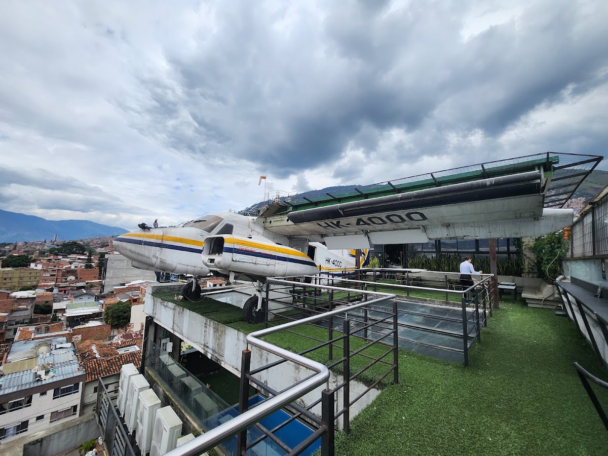 Hangar M45