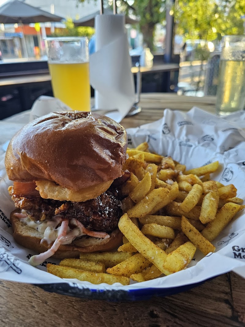 Grease Monkey photo 4